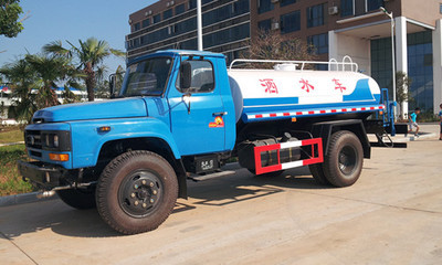 國產灑水車選購指南 聚焦尖頭灑水車、東風單橋灑水車與廠家報價